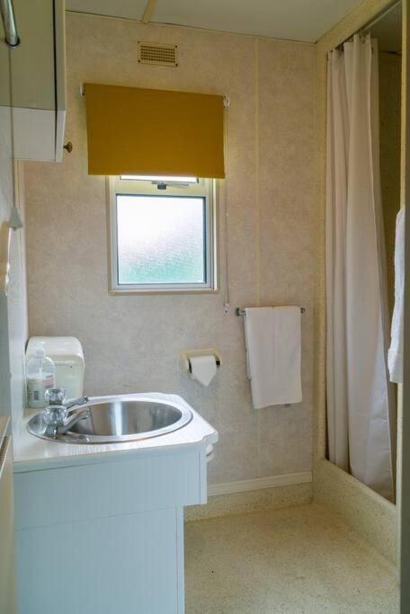 Wind In The Willows: Sleeps 4, Kitchen, Bathroom, Lounge, Wifi Napton on The Hill Buitenkant foto